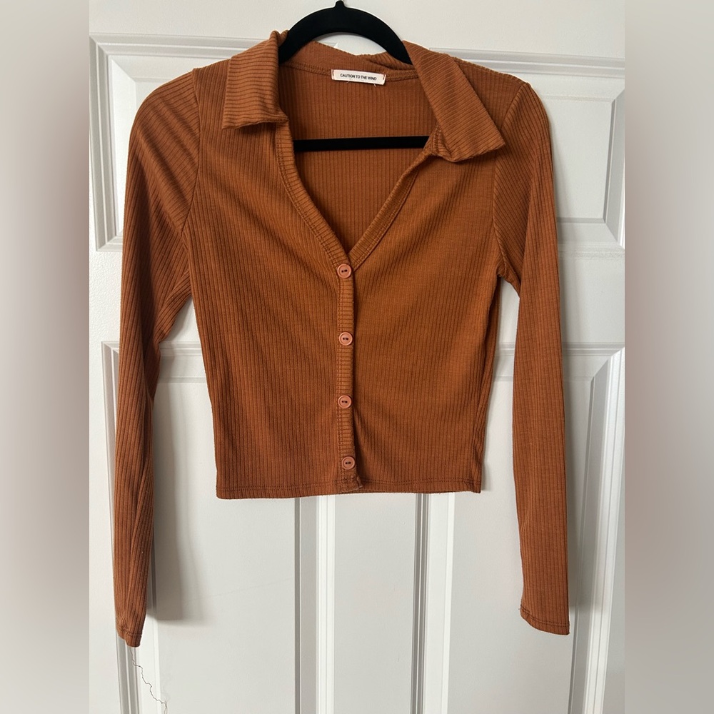 Women's Ribbed Button-Up Top - Brown